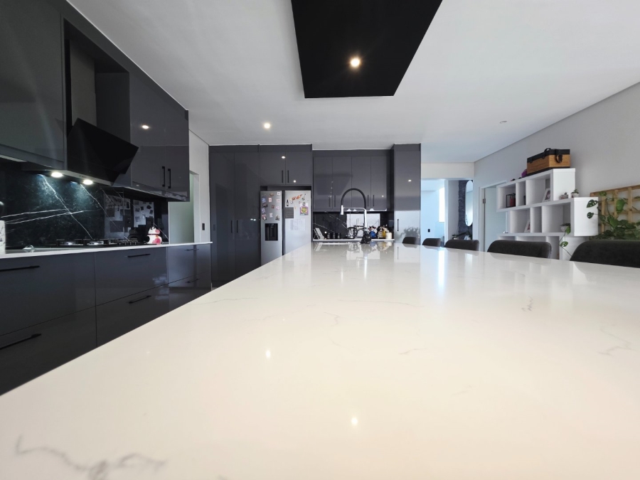 5 Bedroom Property for Sale in Sandown Western Cape